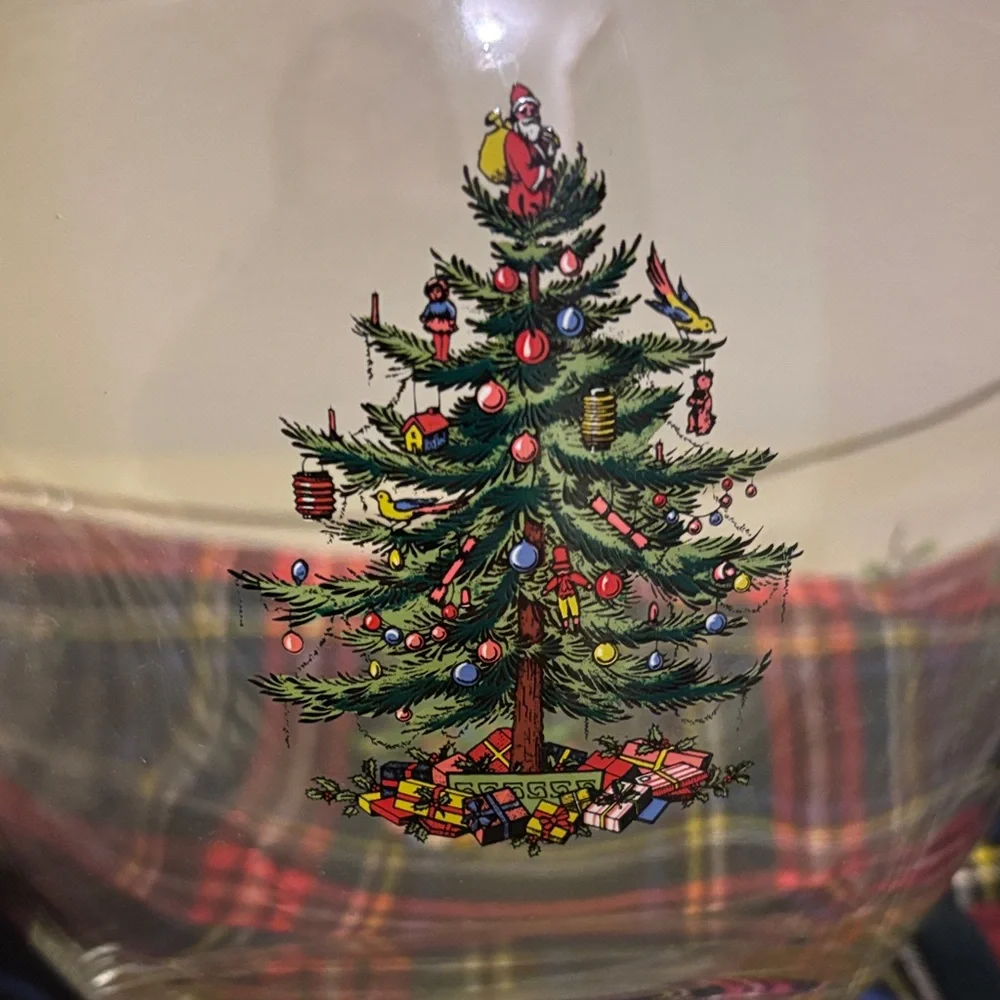 Spode Christmas Glass Bowl with classic Christmas Tree and Gold Rim - Picture 2 of 8